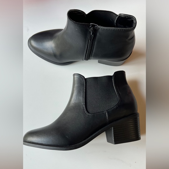 Sugar Belekoy Black Ankle Boots for Girls Size 4 Never Worn in Original Box. - Picture 8 of 11